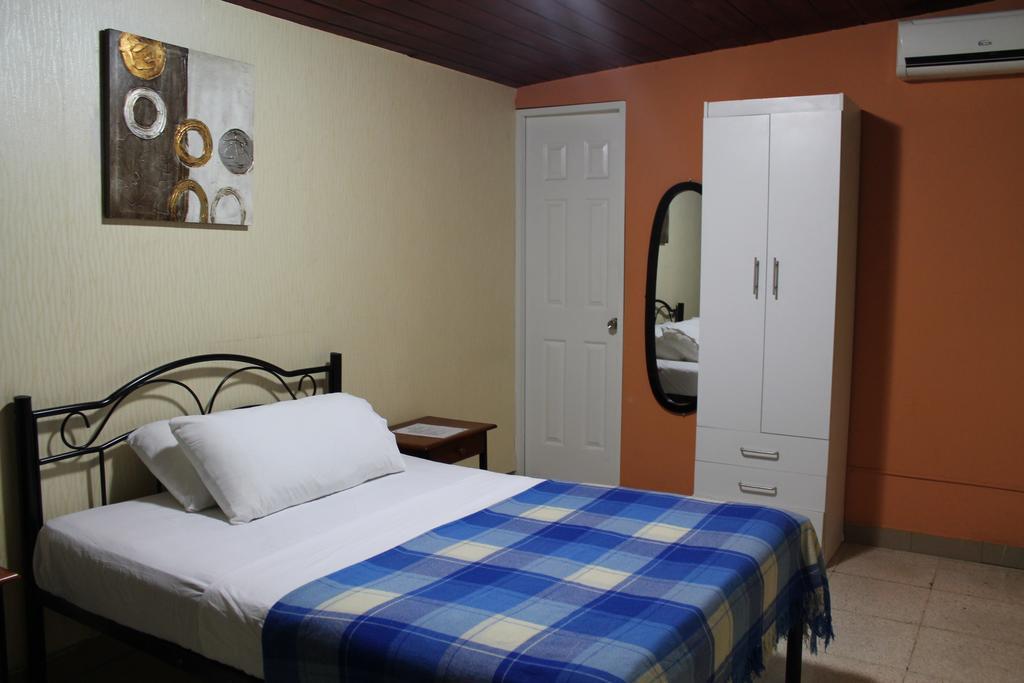 Hostal Cocos Inn Панама Екстер'єр фото