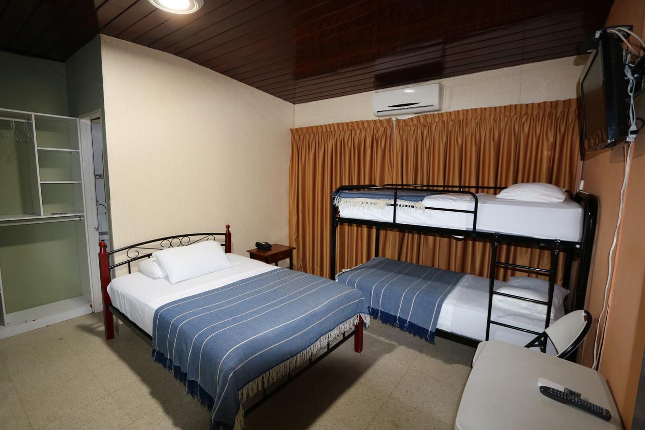 Hostal Cocos Inn Панама Екстер'єр фото