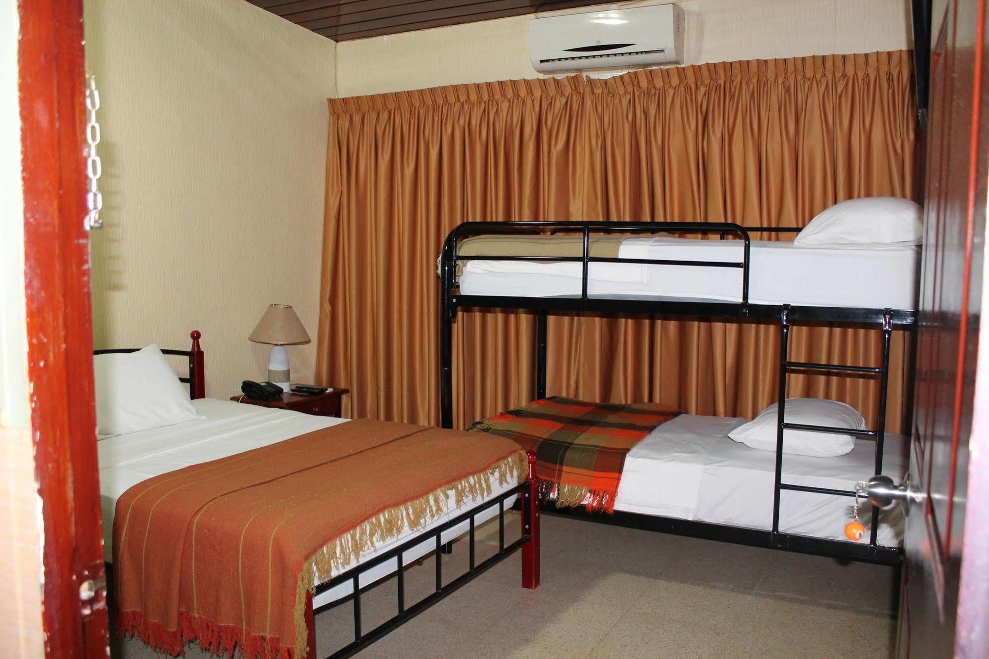 Hostal Cocos Inn Панама Екстер'єр фото