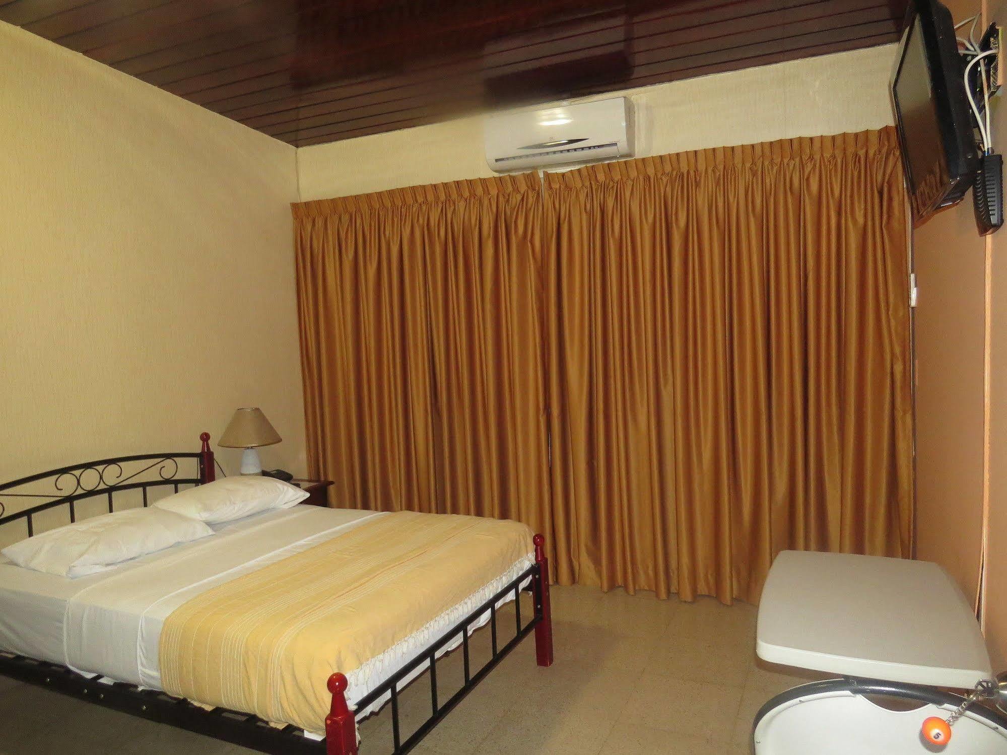 Hostal Cocos Inn Панама Екстер'єр фото
